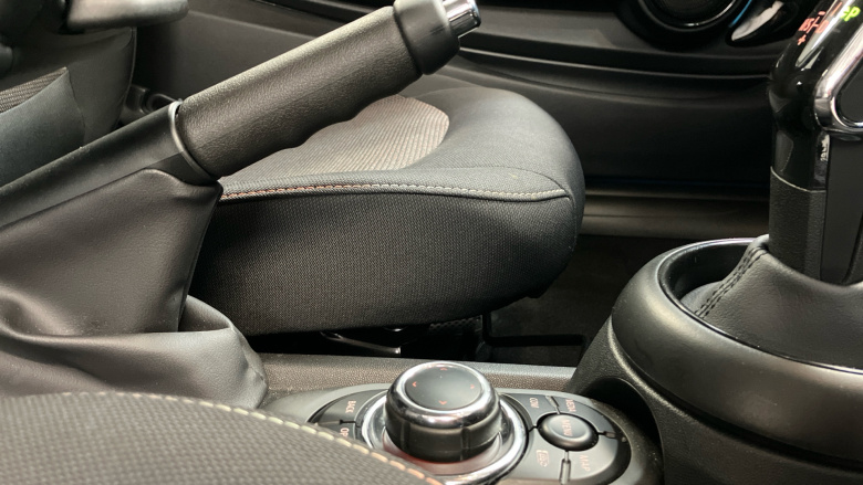 MINI Hatchback 1.5 Cooper Classic 3dr Auto Petrol Hatchback